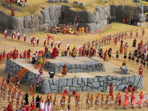 Diễu hành trong lễ hội Inti Raymi