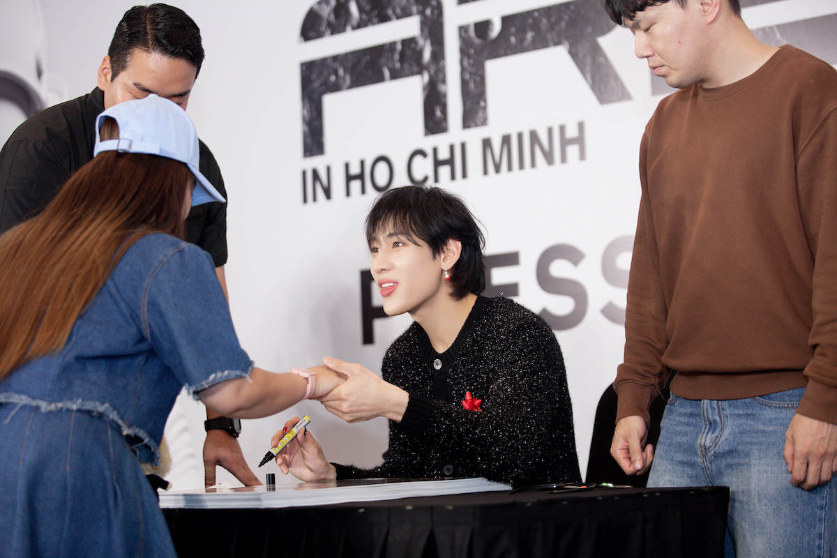 BamBam (GOT7) chúc fan 20.10 bằng tiếng Việt, được mẹ ruột ủng hộ tại họp báo - Ảnh 11.