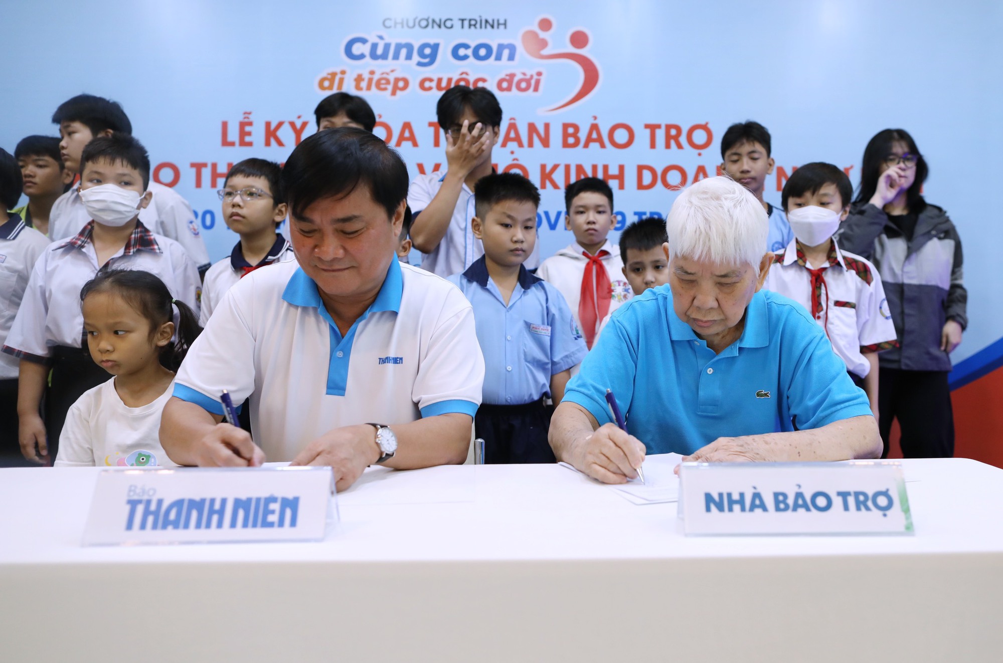 Chủ hiệu bánh Như Lan chi hơn 1 tỉ đồng bảo trợ 20 trẻ mồ côi - Ảnh 2.