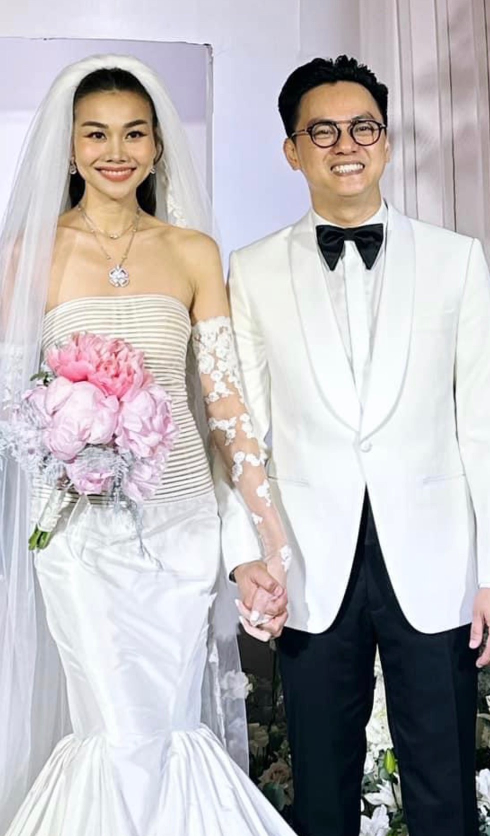 Siêu mẫu Thanh Hằng làm đám cưới với chồng nhạc trưởng - Ảnh 2.