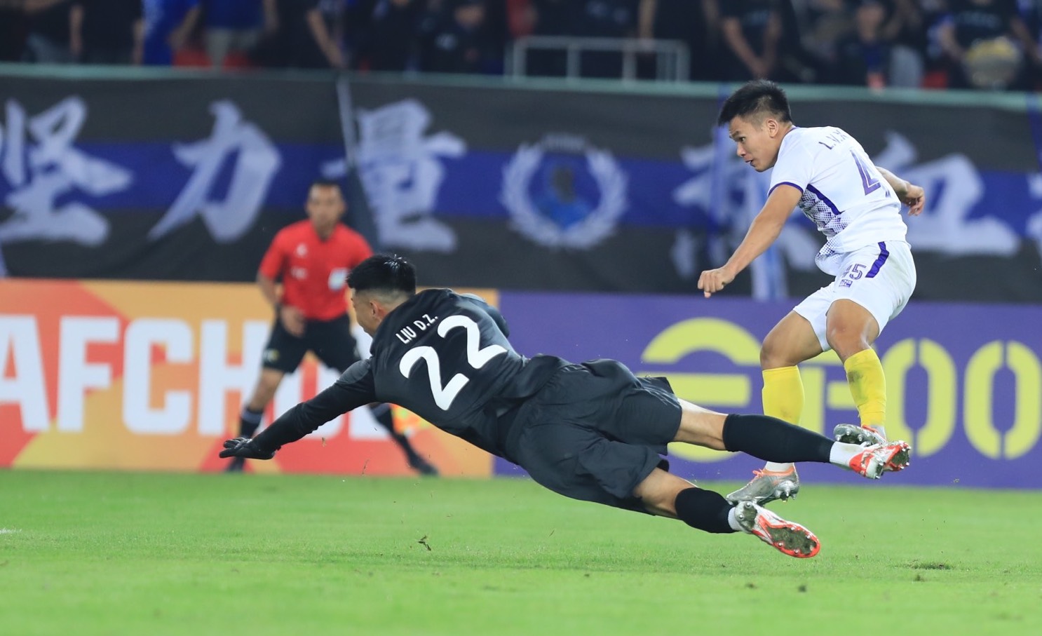 CLB Hà Nội thua nhà vô địch Trung Quốc, vẫn trắng tay ở AFC Champions League - Ảnh 3.