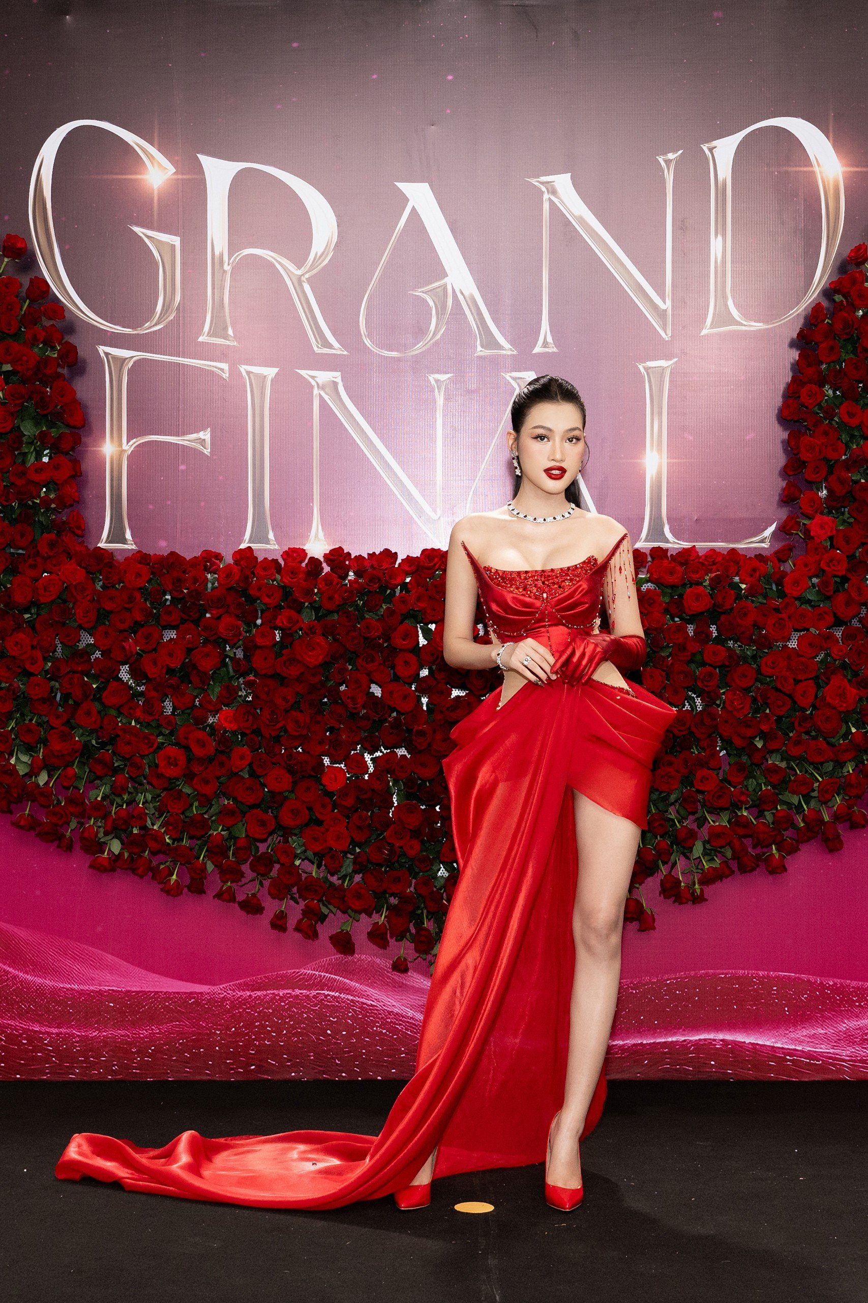 Hoa hậu đẹp nhất thế giới 2022 đọ sắc bên dàn mỹ nhân Việt  - Ảnh 9.