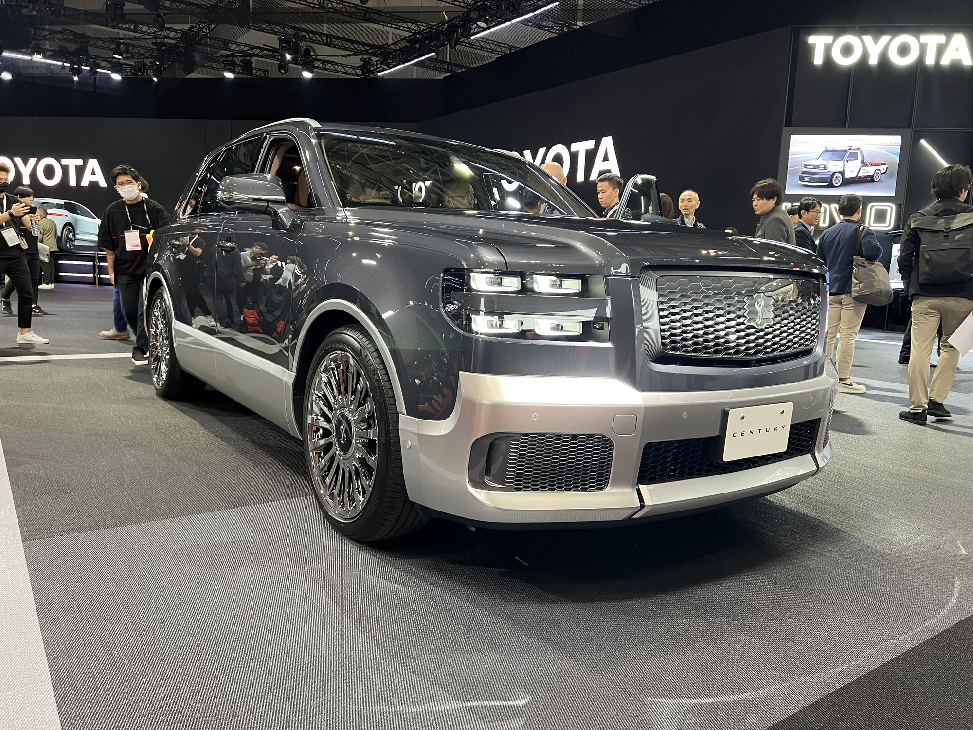 'Sờ' tận tay Toyota Century SUV,ờtậntayToyotaCenturySUVchiế<strong>bet 88</strong> có đủ sức cạnh tranh Rolls-Royce?   - Ảnh 1.