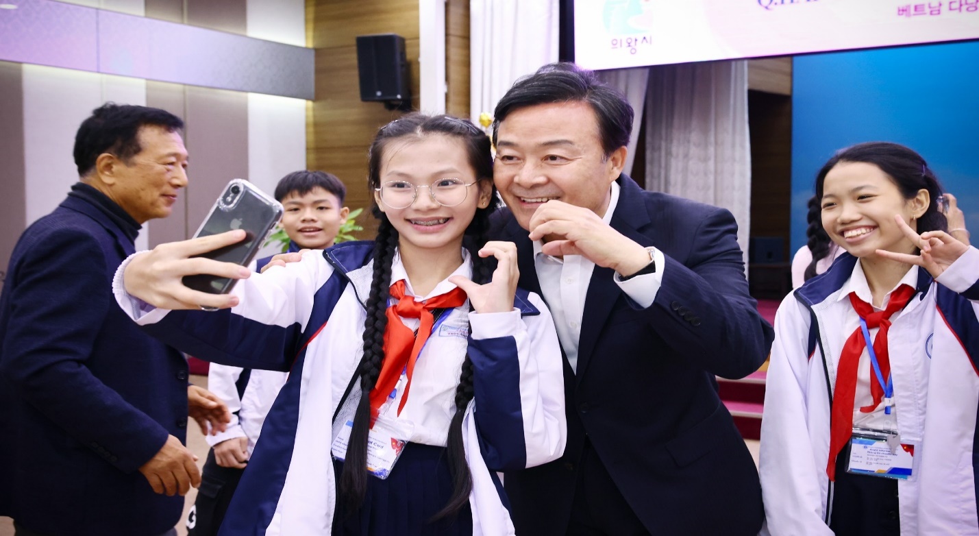 Đà Nẵng: Học sinh thích thú với chương trình trao đổi văn hóa Hàn Quốc - Ảnh 1.
