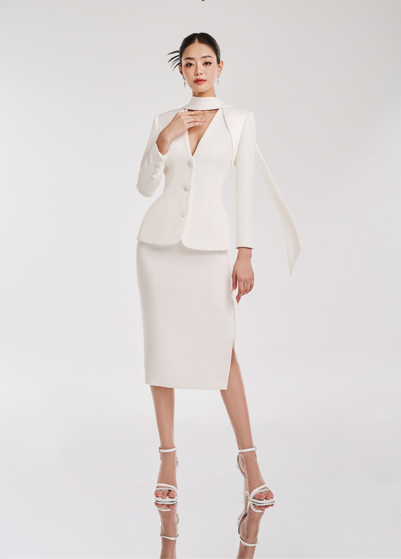 Bộ Vest Nữ Công Sở UK Fashion Gồm Áo Tay Lỡ Trẻ Trung Kết Hợp Chân Váy Bút  Chì, Chất Vải Co Giãn Mềm Mịn NKFBD2208007 | Lazada.vn