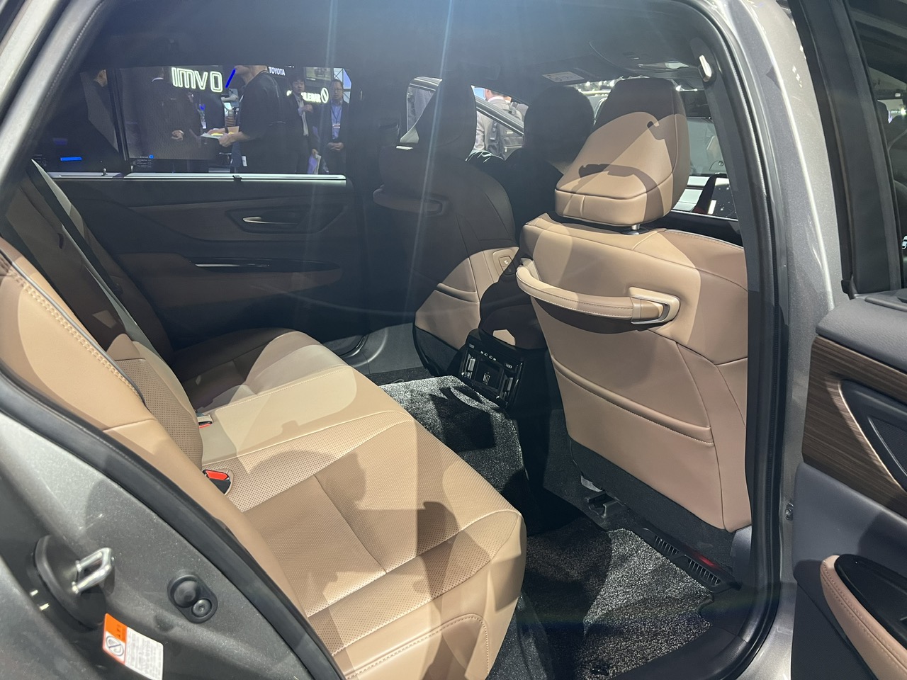 Tận mục Toyota Crown 2024 - sedan đáng mơ ước - Ảnh 6. Tận mục Toyota Crown 2024 - sedan đáng mơ ước - Ảnh 6.