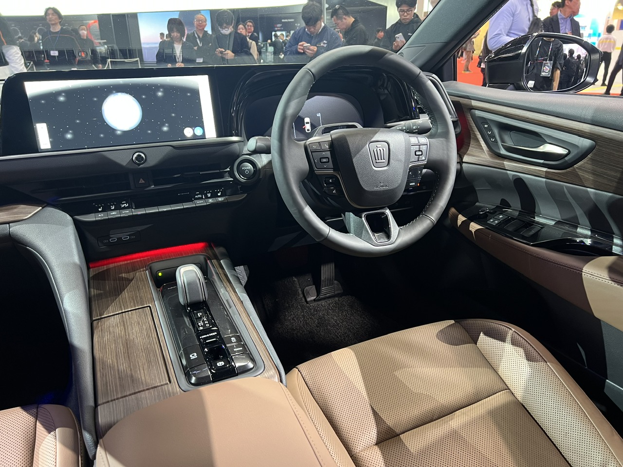 Tận mục Toyota Crown 2024 - sedan đáng mơ ước    - Ảnh 8.