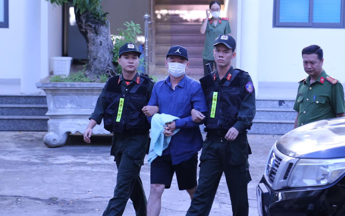 Siết cơ sở lưu trú có người nước ngoài, trục xuất 9 người liên quan ma túy - Ảnh 1. Siết cơ sở lưu trú có người nước ngoài, trục xuất 9 người liên quan ma túy - Ảnh 1.