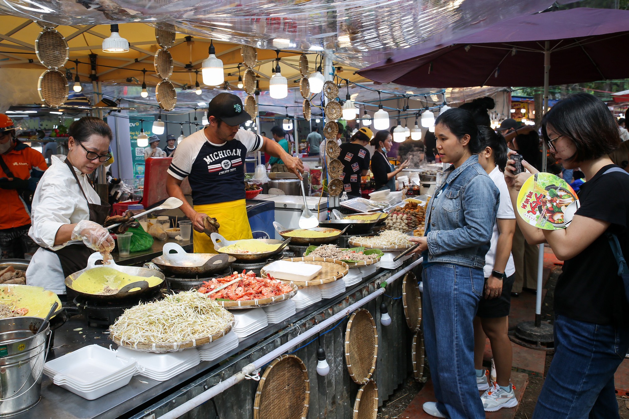 Lễ hội ẩm thực Việt bị chê toàn cá viên chiên, đắt: Ban tổ chức nói gì? - Ảnh 4.
