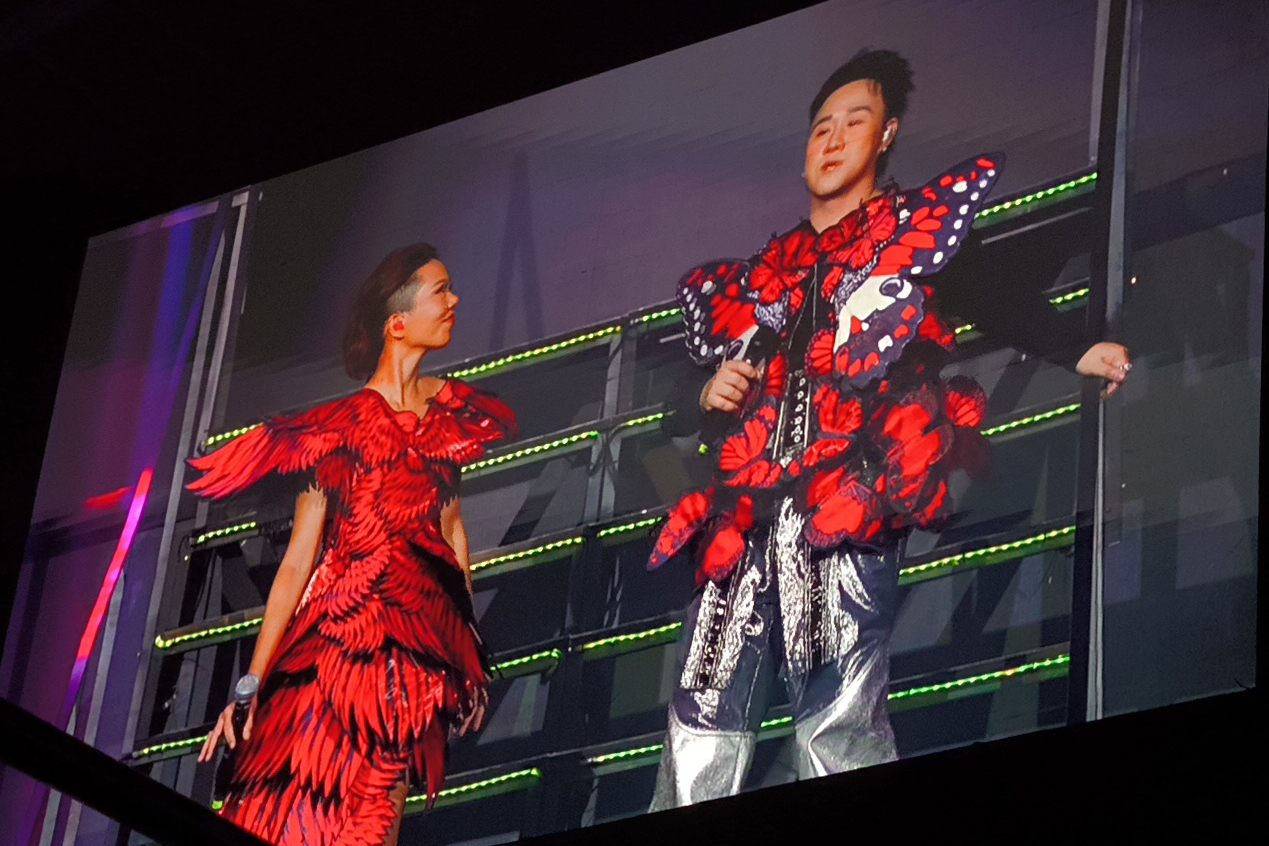 Trấn Thành cùng dàn sao Việt 'đổ bộ' liveshow của Trung Quân Idol - Ảnh 10. Trấn Thành cùng dàn sao Việt 'đổ bộ' liveshow của Trung Quân Idol - Ảnh 10.