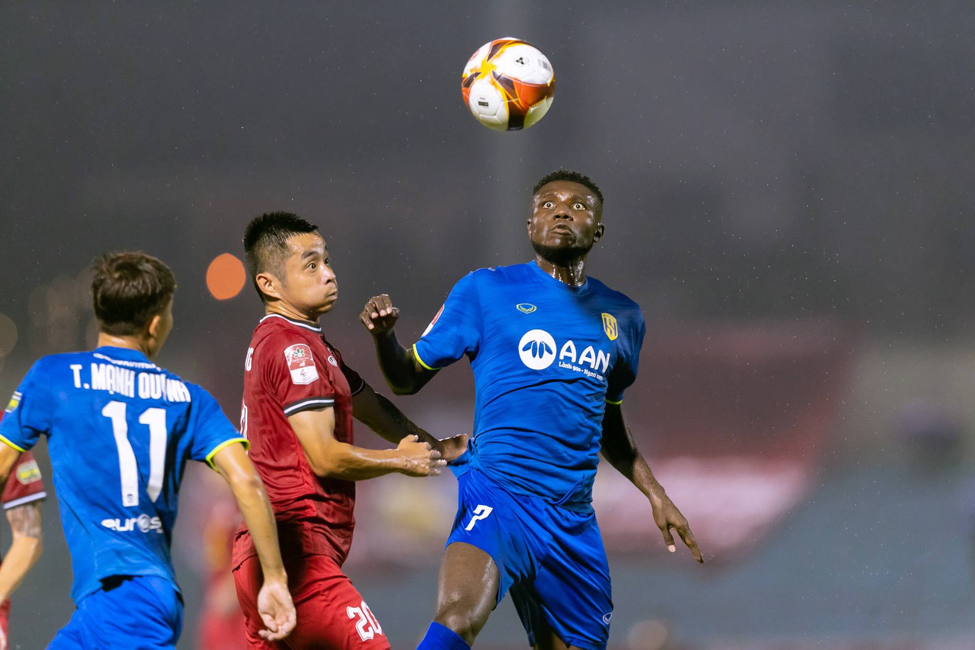 V-League: SLNA mất điểm đáng tiếc trước CLB Hà Tĩnh - Ảnh 1.