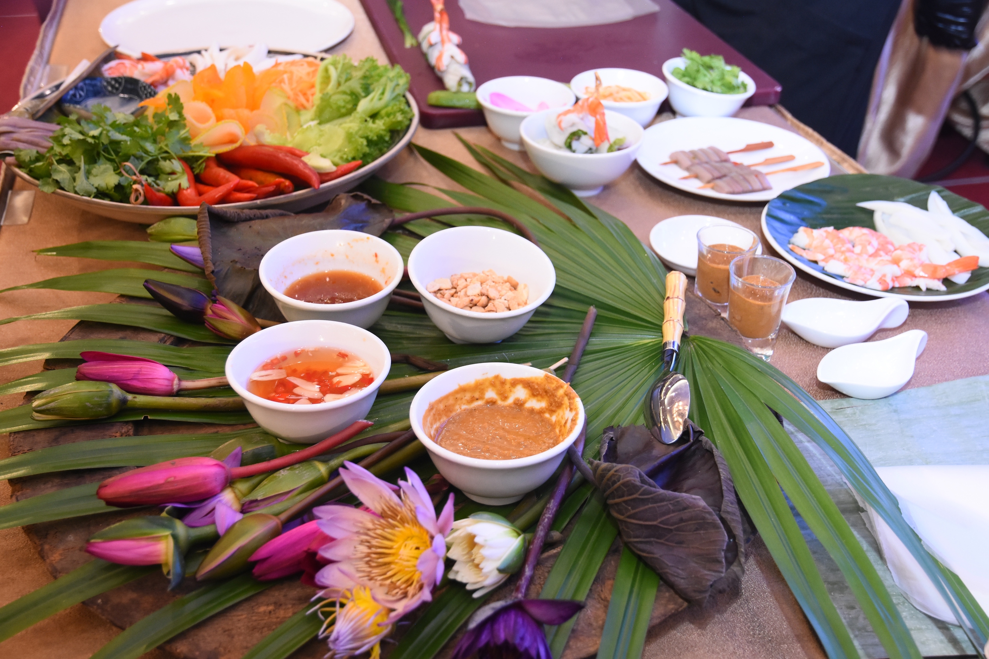 Thưởng thức ẩm thực Việt – Pháp với cảm hứng chế biến từ…hoa súng - Ảnh 4.