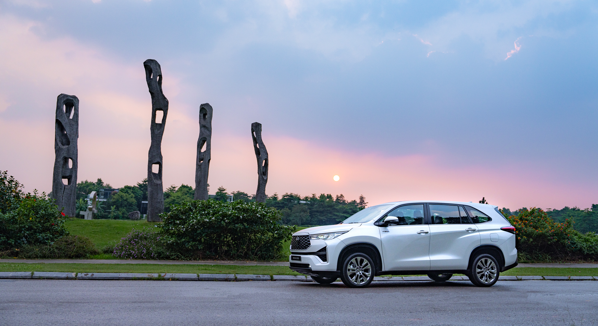 Toyota Innova Cross HEV - lựa chọn xe hybrid gia đình cho khách hàng đương đại - Ảnh 6.