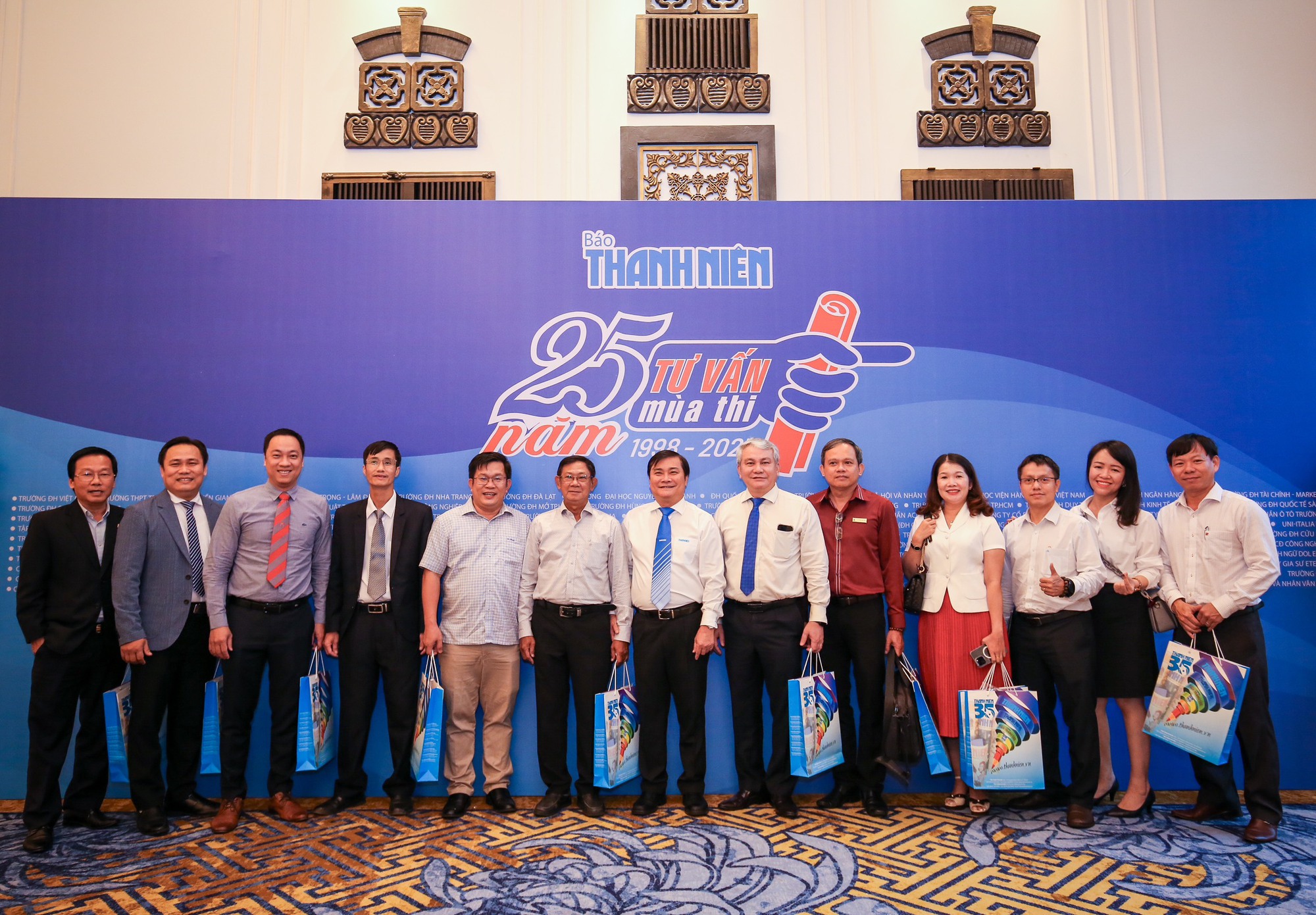 25 năm 'Tư vấn mùa thi' của Báo Thanh Niên: Đầu tiên và lan tỏa - Ảnh 11. 25 năm 'Tư vấn mùa thi' của Báo Thanh Niên: Đầu tiên và lan tỏa - Ảnh 11.