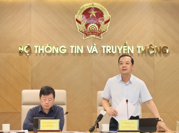 Không để người dân bị mất liên lạc khi tắt sóng 2G - Ảnh 2. Không để người dân bị mất liên lạc khi tắt sóng 2G - Ảnh 2.