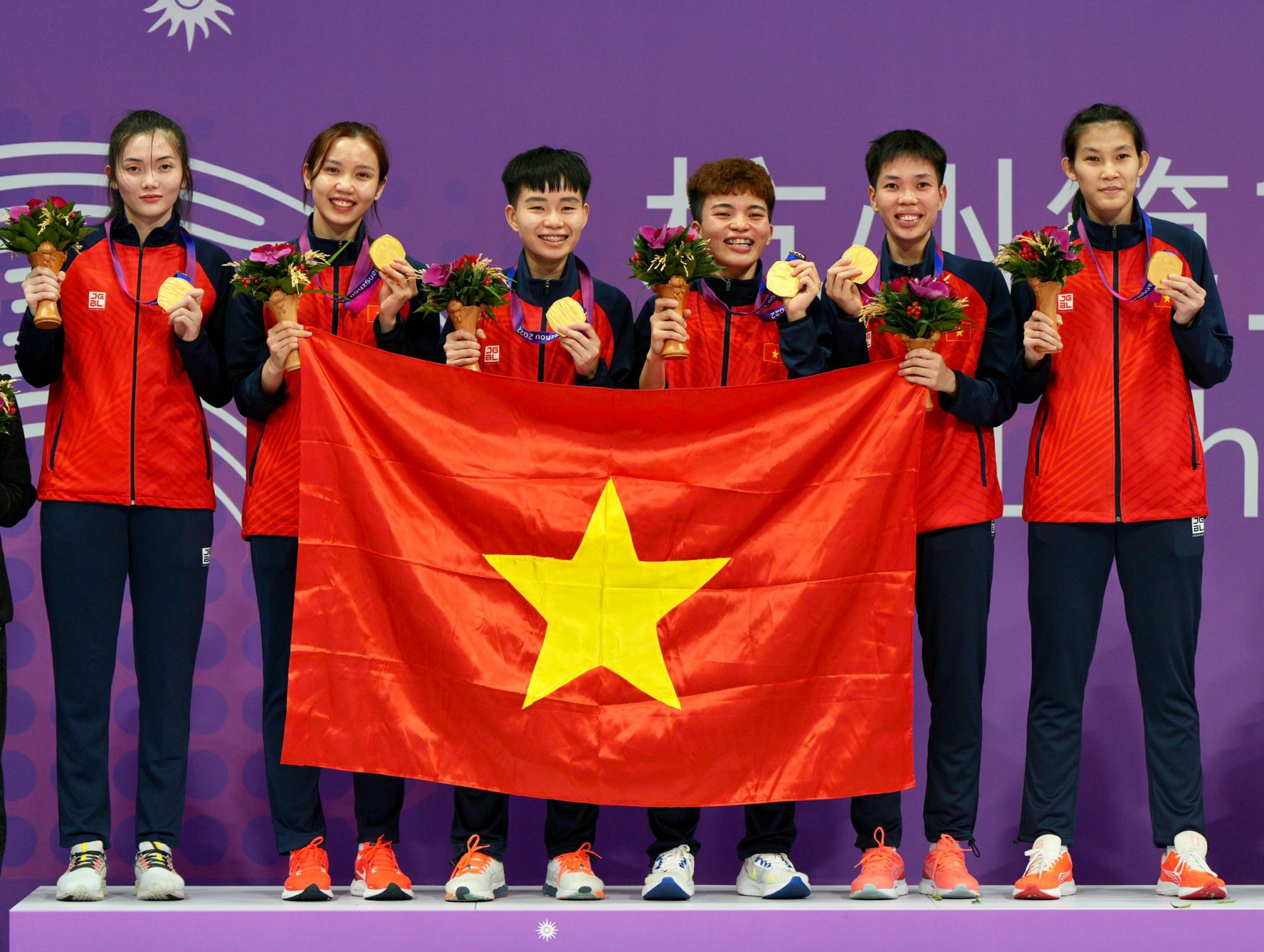 ASIAD 19: Đội cầu mây nữ Việt Nam với kỳ tích lịch sử, vui sao nước mắt lại trào! - Ảnh 3.