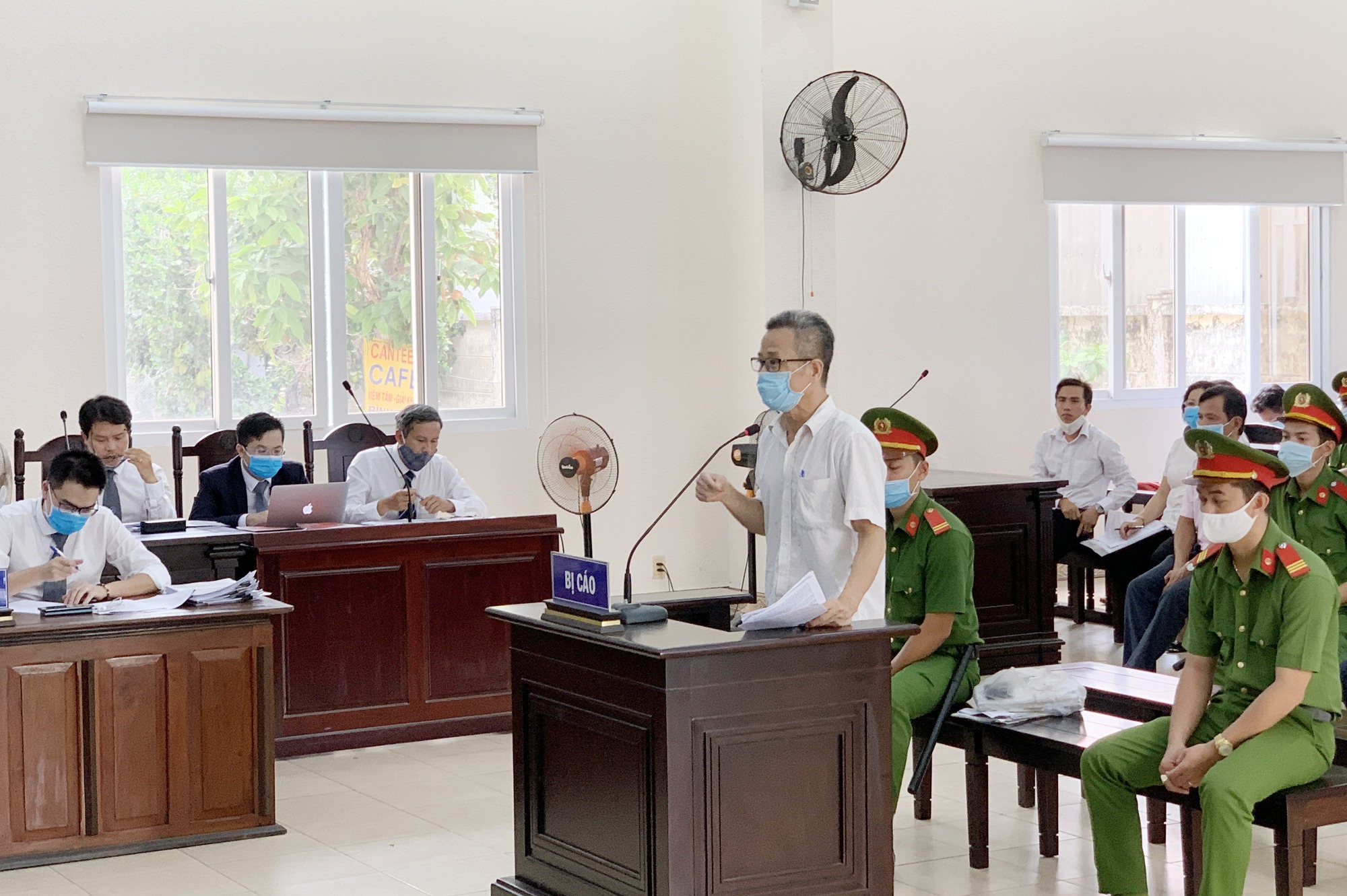 Bình Dương: Tạm đình chỉ điều tra vụ án liên quan cựu Bí thư Nguyễn Hồng Khanh - Ảnh 1.