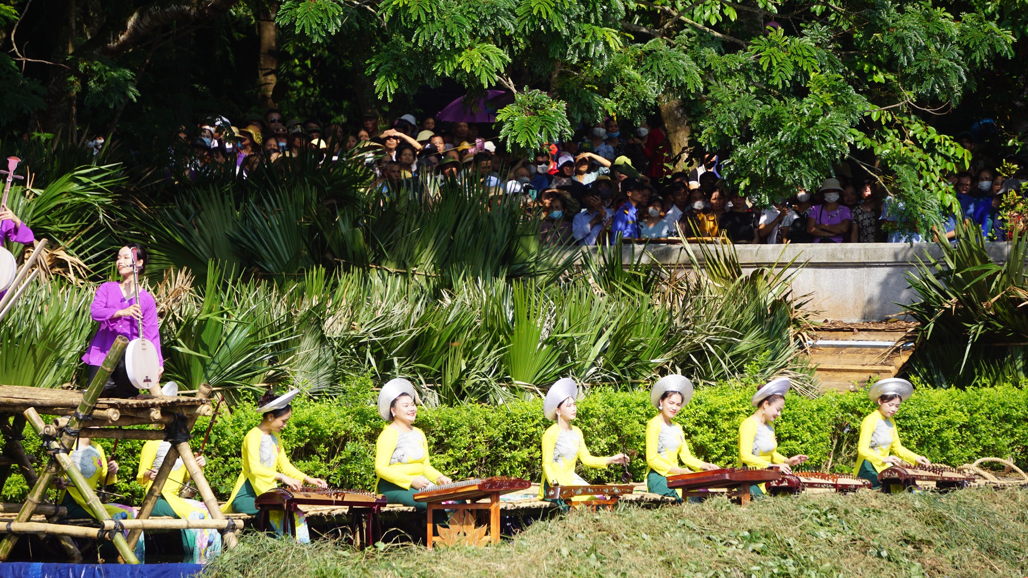 Tưng bừng lễ hội Lam Kinh - Ảnh 6. Tưng bừng lễ hội Lam Kinh - Ảnh 6.