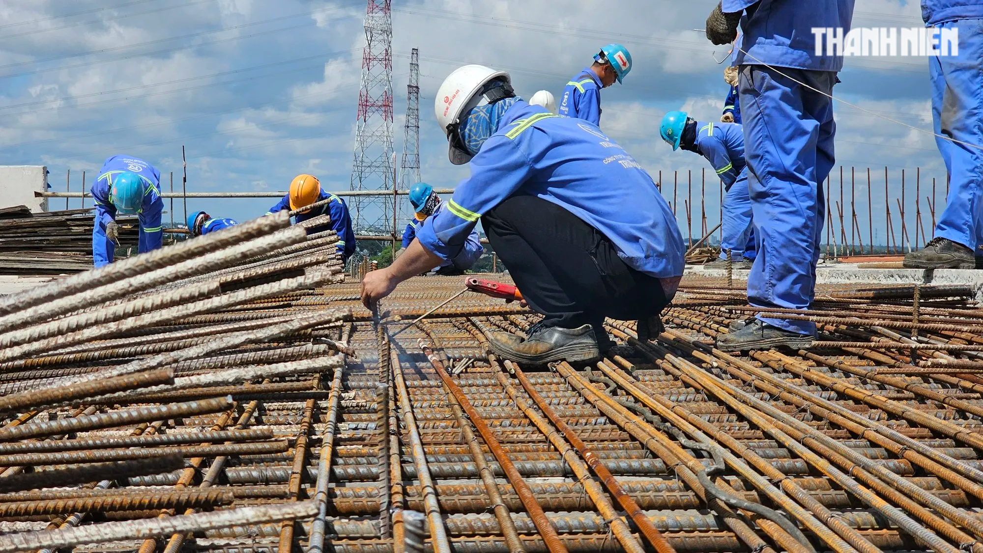 Cận cảnh cầu Mỹ Thuận 2 trước ngày hợp long  - Ảnh 5.