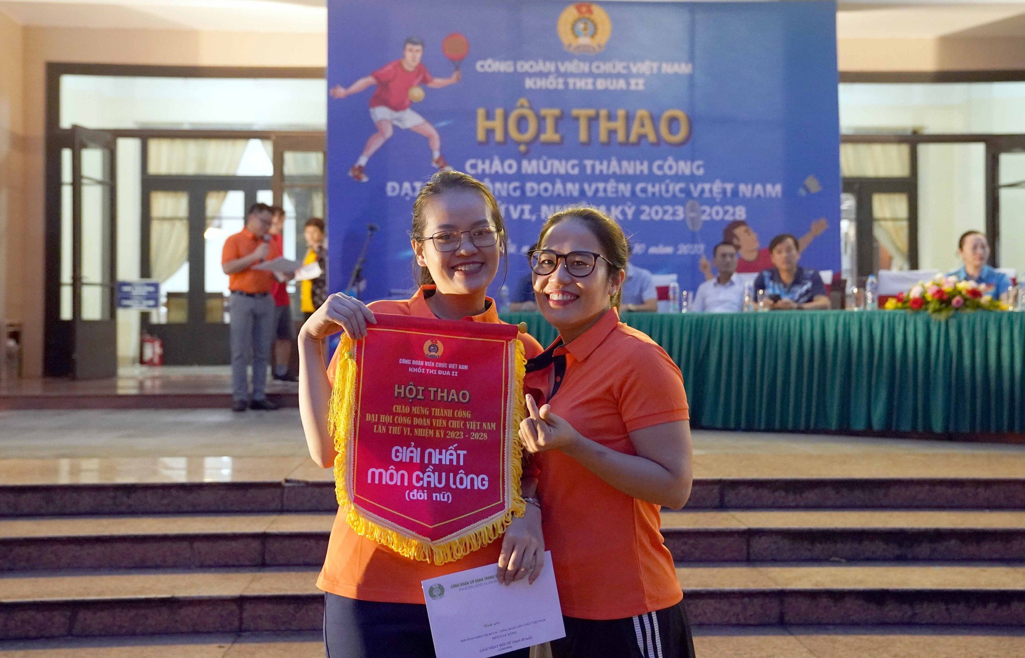 Công đoàn Cơ quan T.Ư Đoàn giành giải Nhất đôi nữ cầu lông - Ảnh 5. Công đoàn Cơ quan T.Ư Đoàn giành giải Nhất đôi nữ cầu lông - Ảnh 5.