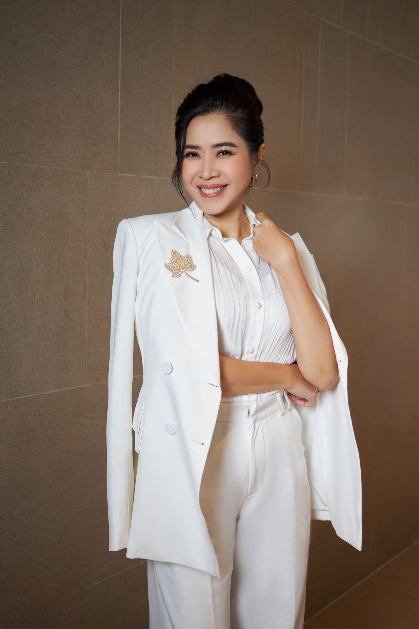 Hoa hậu Khánh Vân khoe dáng nóng bỏng cùng H'Hen Niê, Ngọc Châu - Ảnh 5.