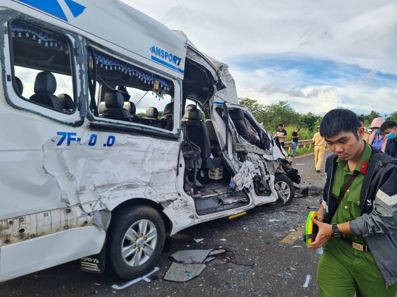 Vụ tai nạn khiến 13 người thương vong ở Đắk Lắk: Bước đầu xác định nguyên nhân - Ảnh 1.