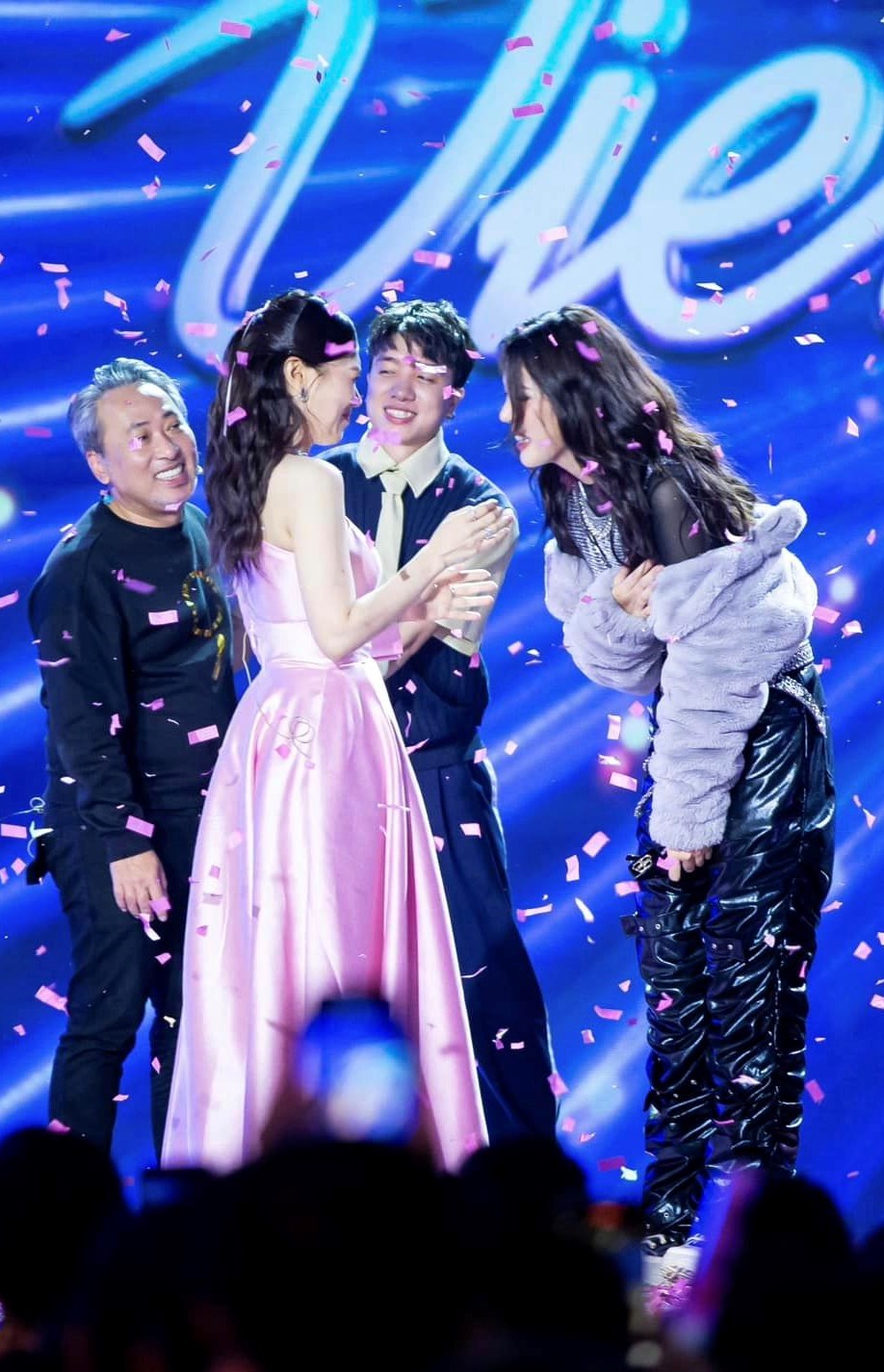 Cô gái cao 1,76m nói gì khi được giám khảo dùng quyền cứu ở Vietnam Idol? - Ảnh 7.