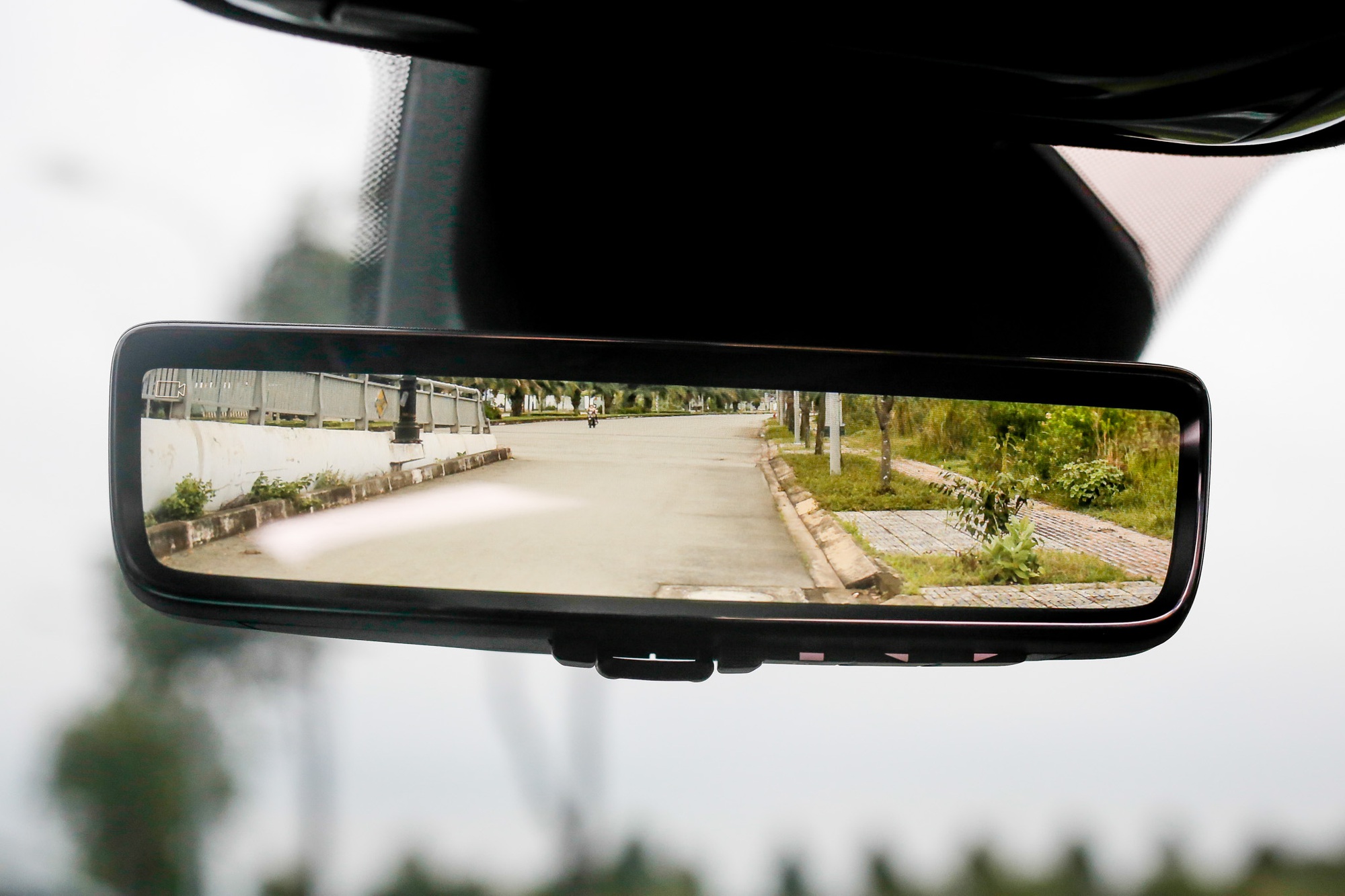 Jeep Grand Cherokee - xe gia đình Mỹ có 'hợp gu' với người Việt? - Ảnh 12. Jeep Grand Cherokee - xe gia đình Mỹ có 'hợp gu' với người Việt? - Ảnh 12.