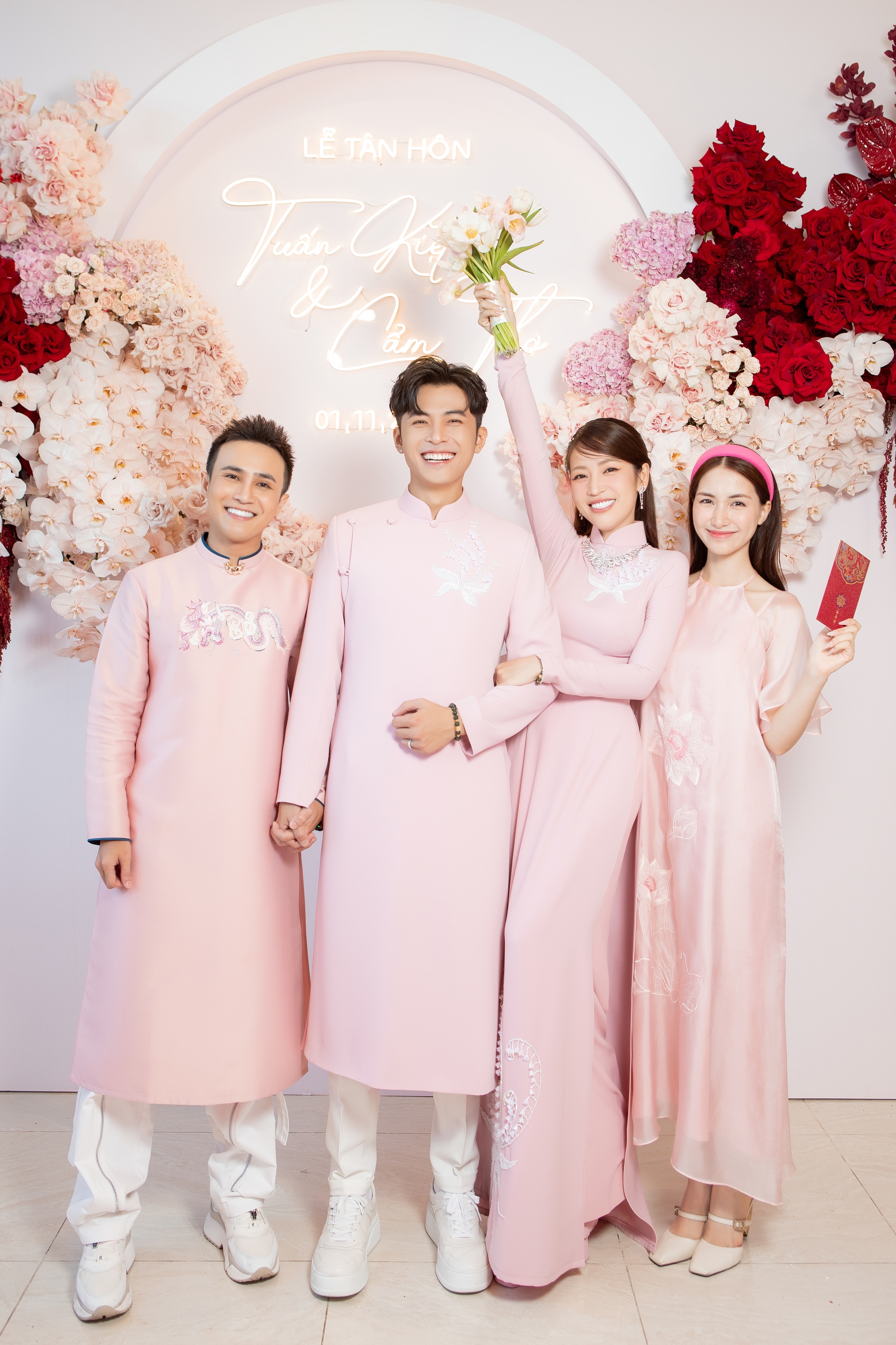 Trường Giang, Lâm Vỹ Dạ đến mừng Puka lấy chồng - Ảnh 5. Trường Giang, Lâm Vỹ Dạ đến mừng Puka lấy chồng - Ảnh 5.