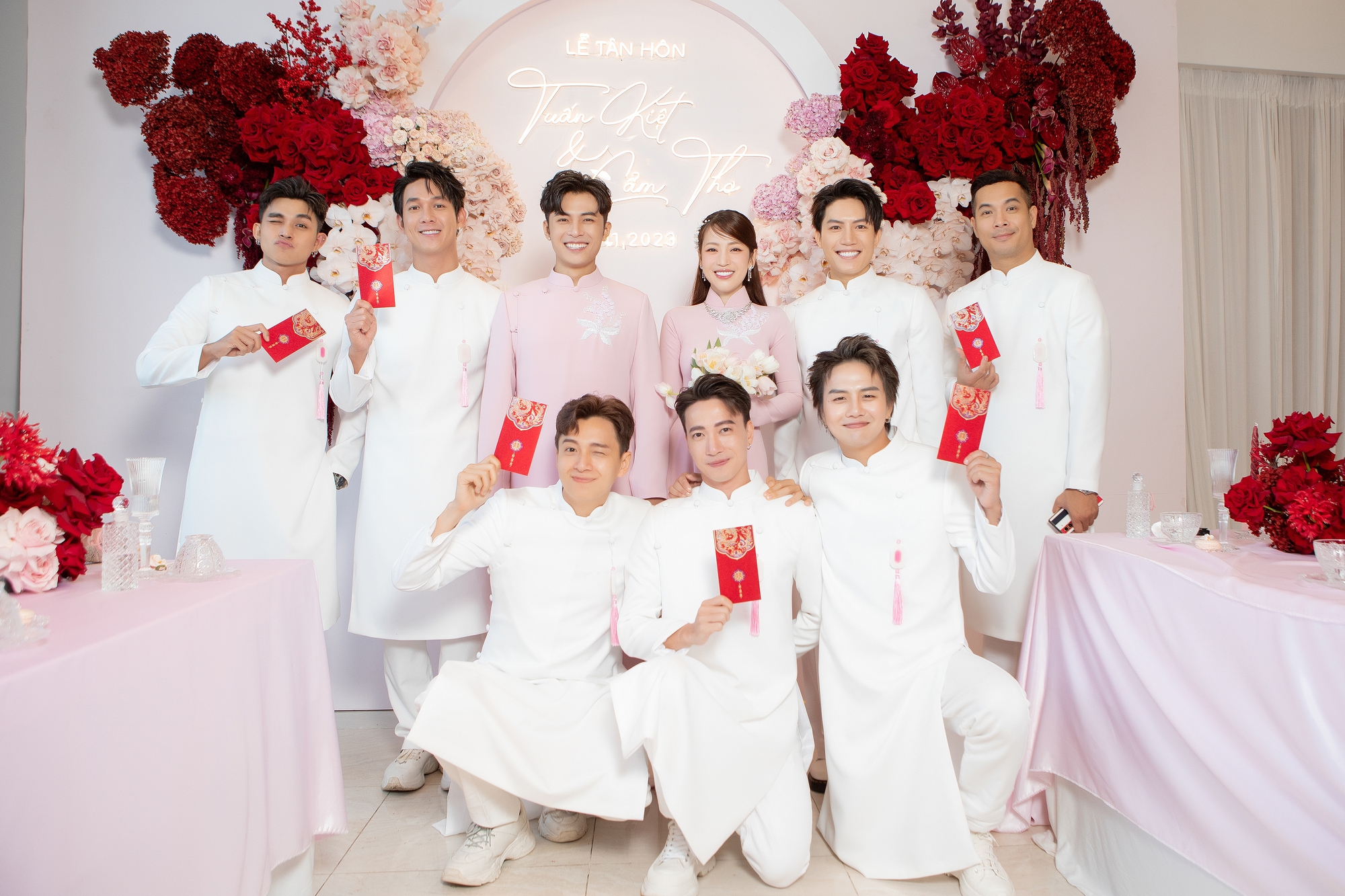 Trường Giang, Lâm Vỹ Dạ đến mừng Puka lấy chồng - Ảnh 8. Trường Giang, Lâm Vỹ Dạ đến mừng Puka lấy chồng - Ảnh 8.