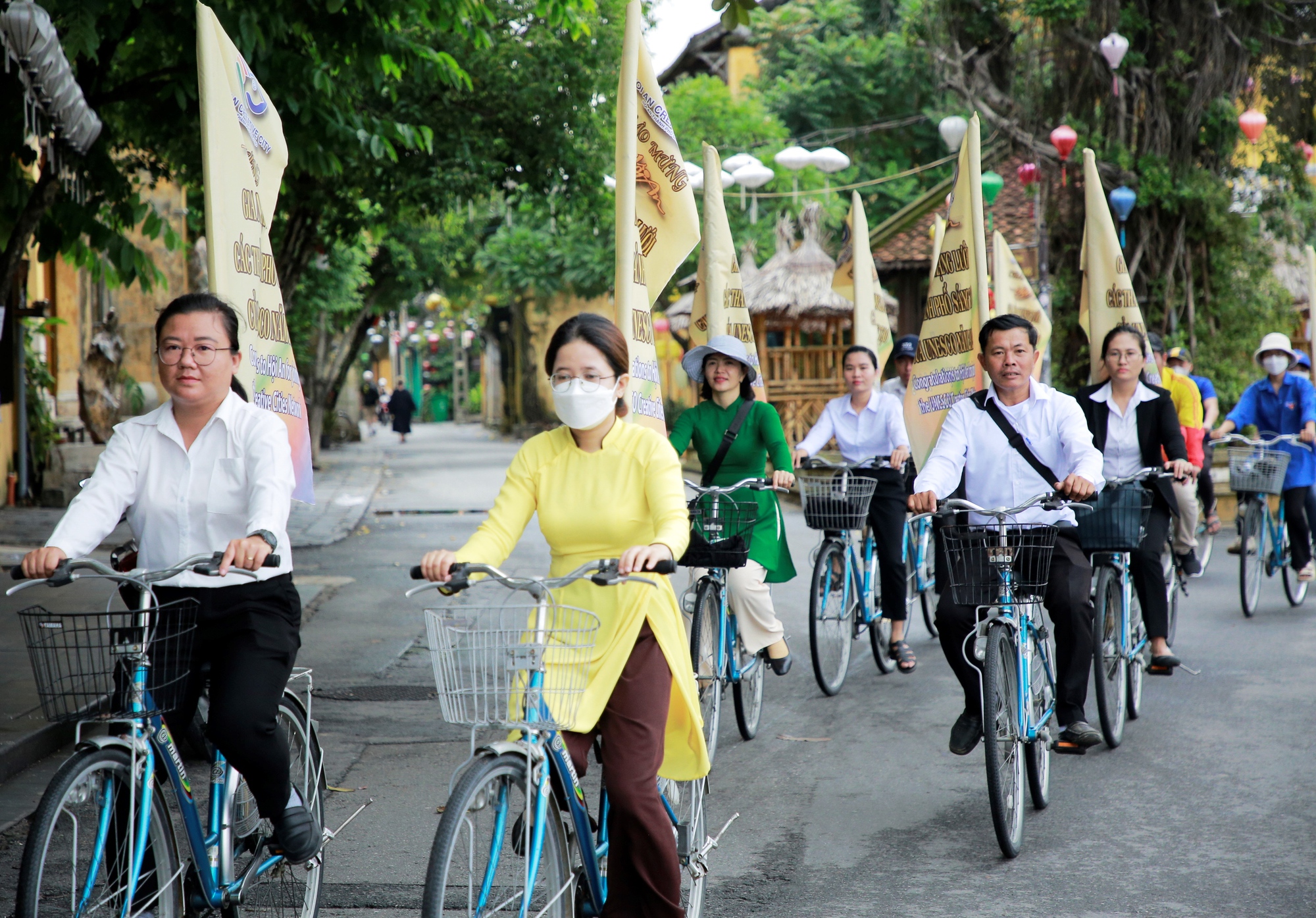 Nghệ nhân Hội An mang gốc tre diễu hành mừng gia nhập thành phố sáng tạo - Ảnh 12.