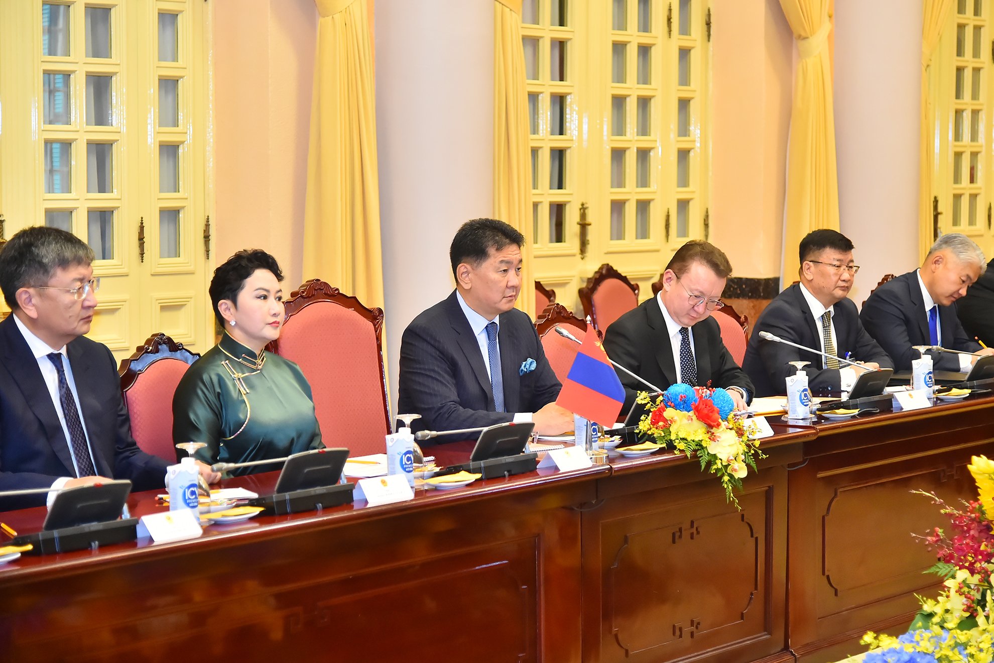 Chủ tịch nước Võ Văn Thưởng chủ trì lễ đón Tổng thống Mông Cổ - Ảnh 8.