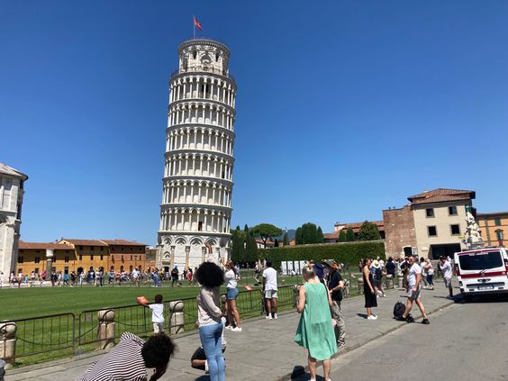 Khám phá vẻ đẹp độc đáo của tháp nghiêng Pisa   - Ảnh 4.