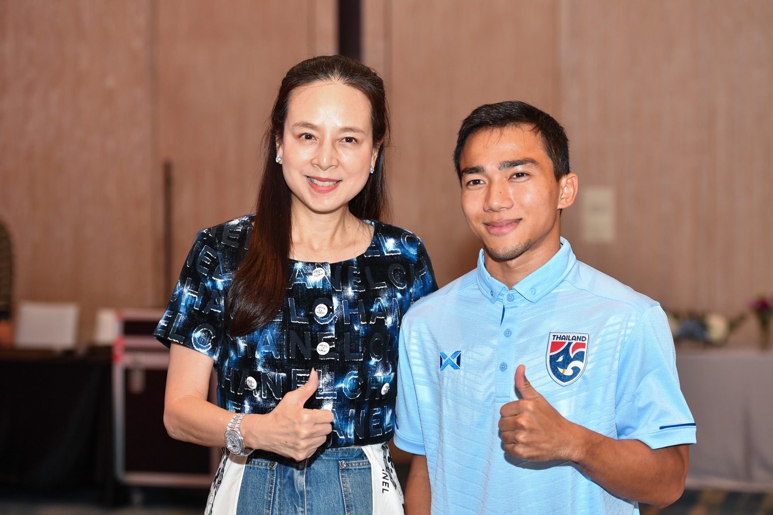 Đội tuyển Thái Lan: Madam Pang và HLV Polking bất ngờ làm giống hệt Việt Nam - Ảnh 2.
