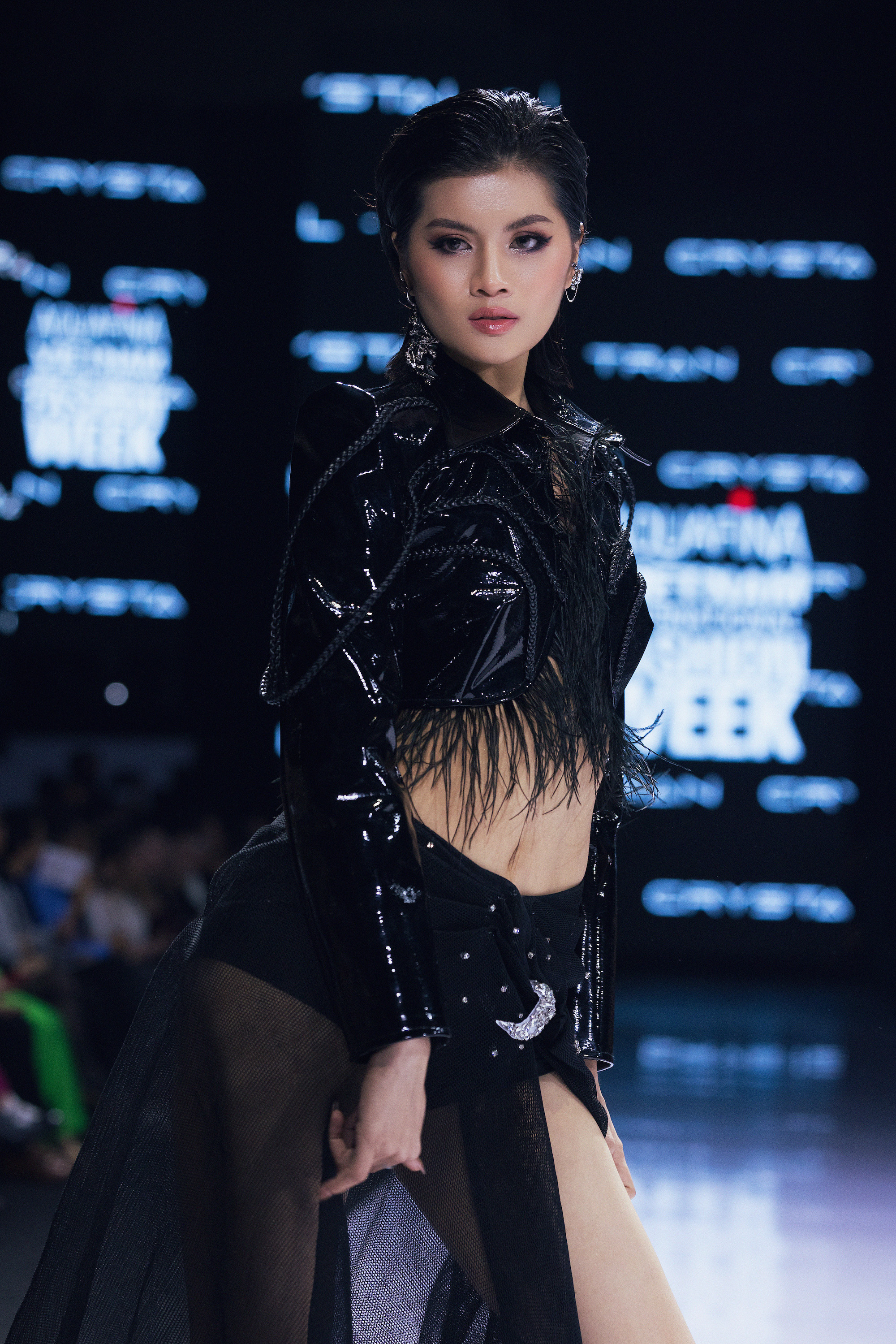 Nữ sinh Ngoại thương cao 1,75m đọ dáng với Lê Thu Trang trên sàn diễn - Ảnh 3. Nữ sinh Ngoại thương cao 1,75m đọ dáng với Lê Thu Trang trên sàn diễn - Ảnh 3.