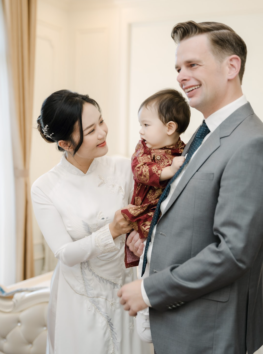 Đám cưới 'triệu view' đậm chất truyền thống của cô dâu Việt lấy chồng Hà Lan - Ảnh 8. Đám cưới 'triệu view' đậm chất truyền thống của cô dâu Việt lấy chồng Hà Lan - Ảnh 8.