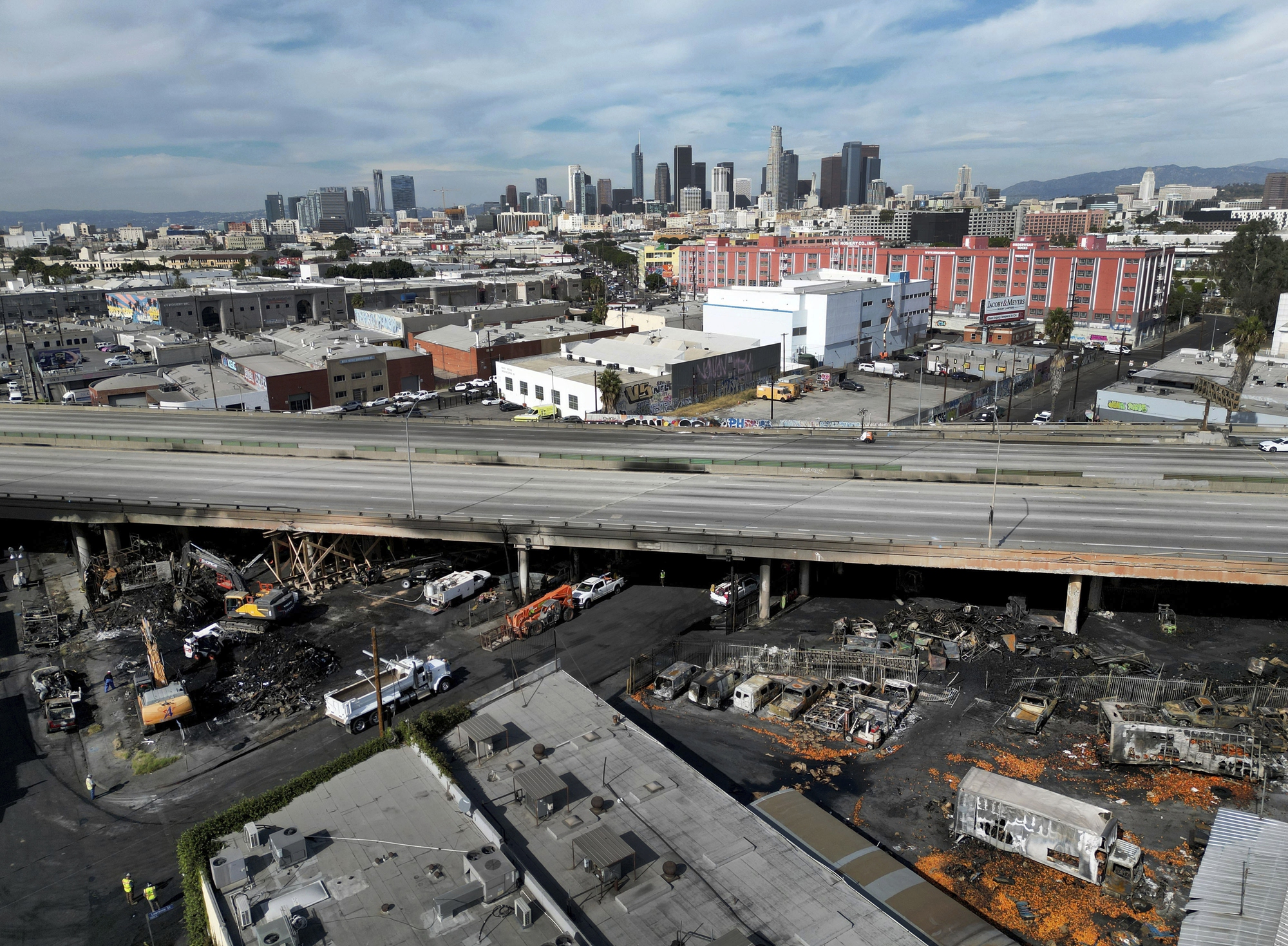 Xác định nguyên nhân vụ cháy dẫn đến tình trạng khẩn cấp ở Los Angeles - Ảnh 1. Xác định nguyên nhân vụ cháy dẫn đến tình trạng khẩn cấp ở Los Angeles - Ảnh 1.