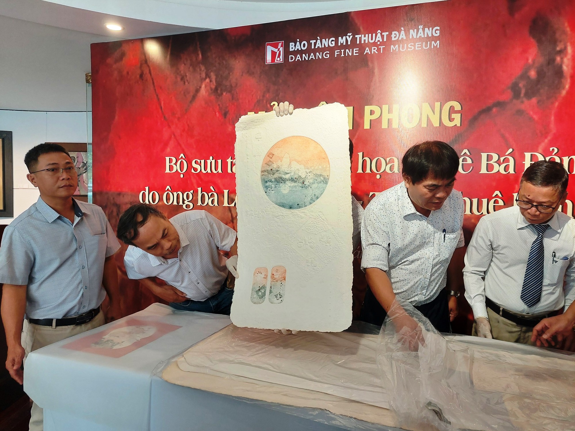 Chiêm ngưỡng bộ sưu tập hiện vật, tranh tượng vô giá của danh họa Lê Bá Đảng - Ảnh 6. Chiêm ngưỡng bộ sưu tập hiện vật, tranh tượng vô giá của danh họa Lê Bá Đảng - Ảnh 6.