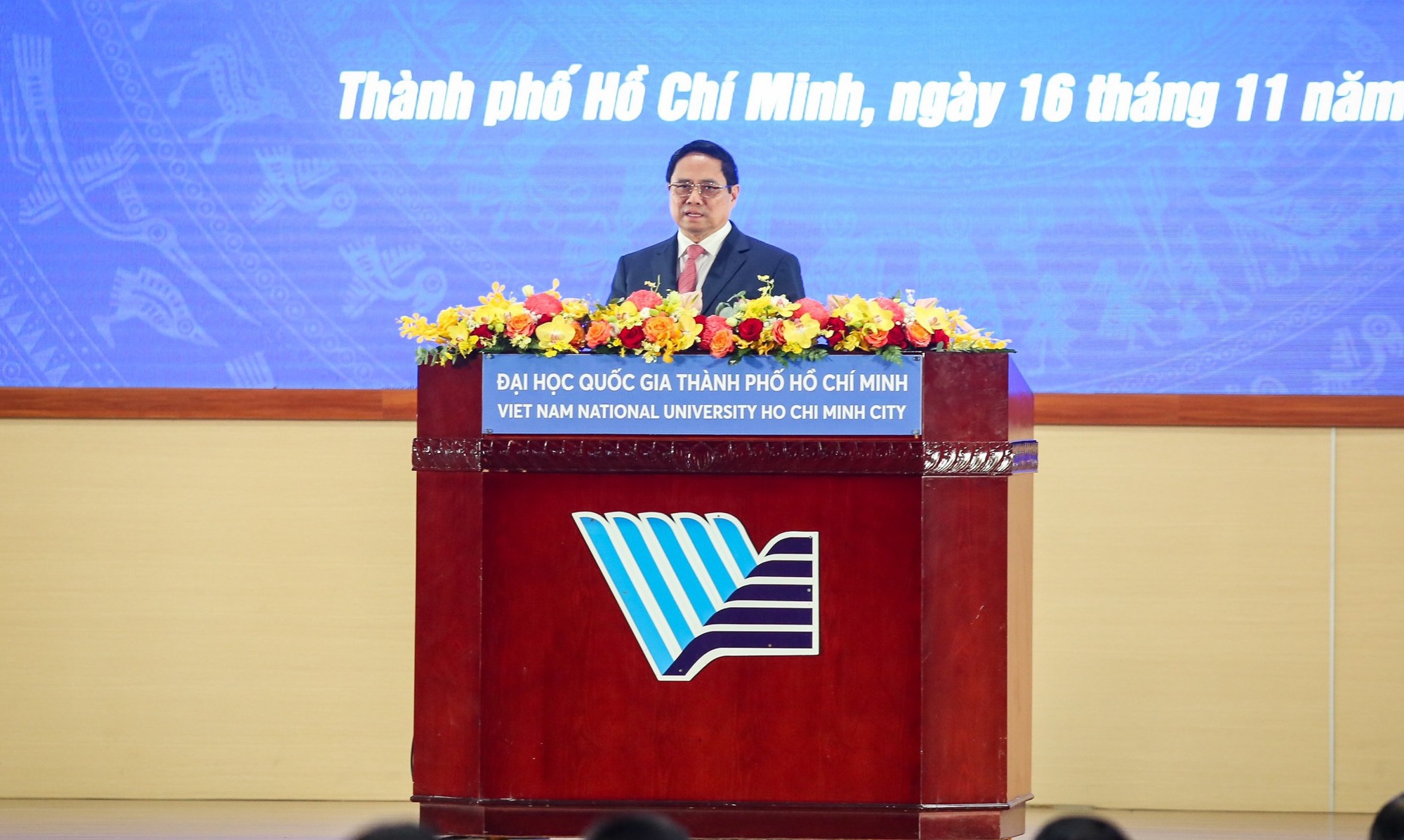 Thủ tướng Chính phủ Phạm Minh Chính giao lưu với sinh viên trong lễ khai khóa - Ảnh 2.