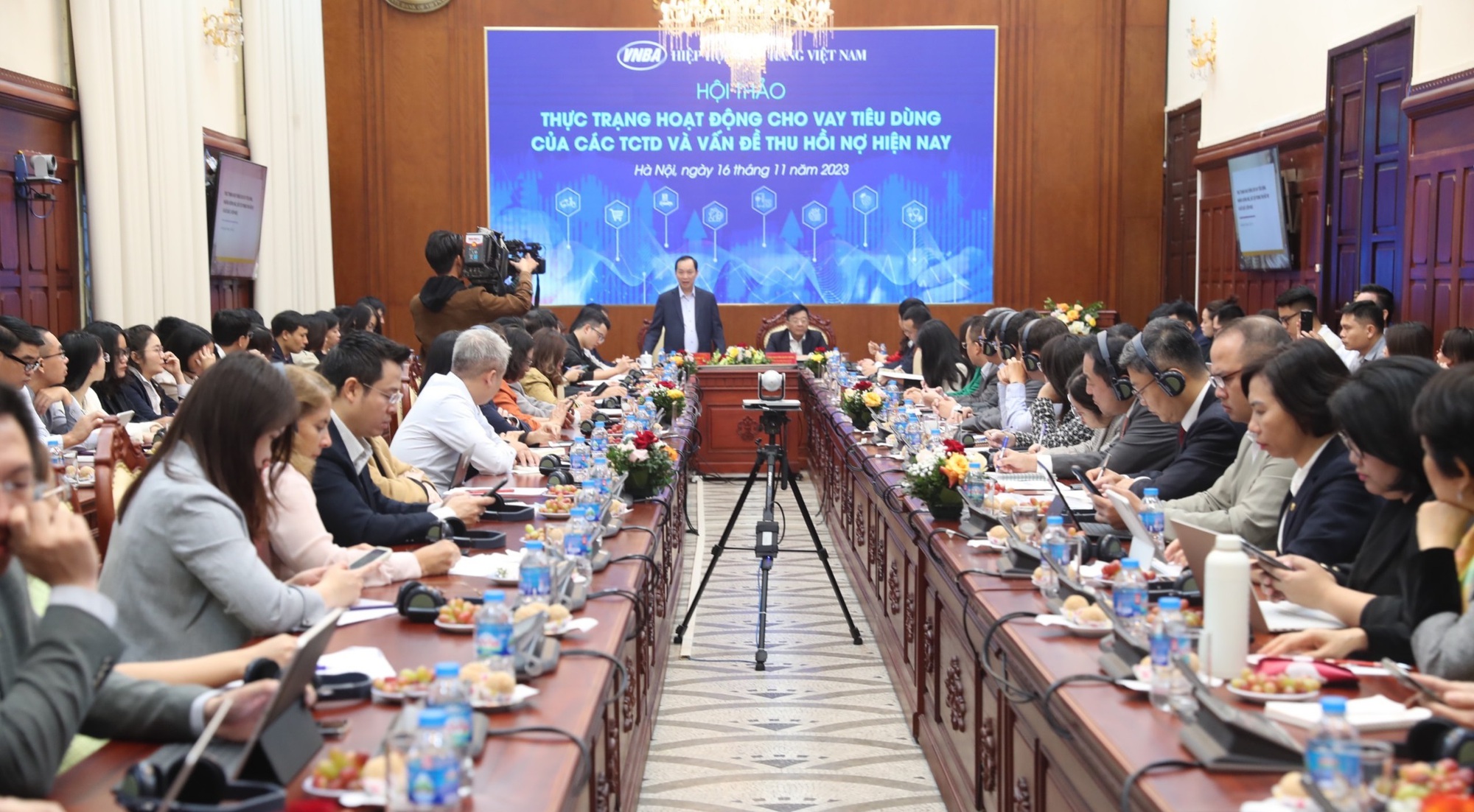 Hội nhóm rủ nhau 'bùng' nợ tràn lan, người trước khuyên người sau không trả nợ - Ảnh 1. Hội nhóm rủ nhau 'bùng' nợ tràn lan, người trước khuyên người sau không trả nợ - Ảnh 1.