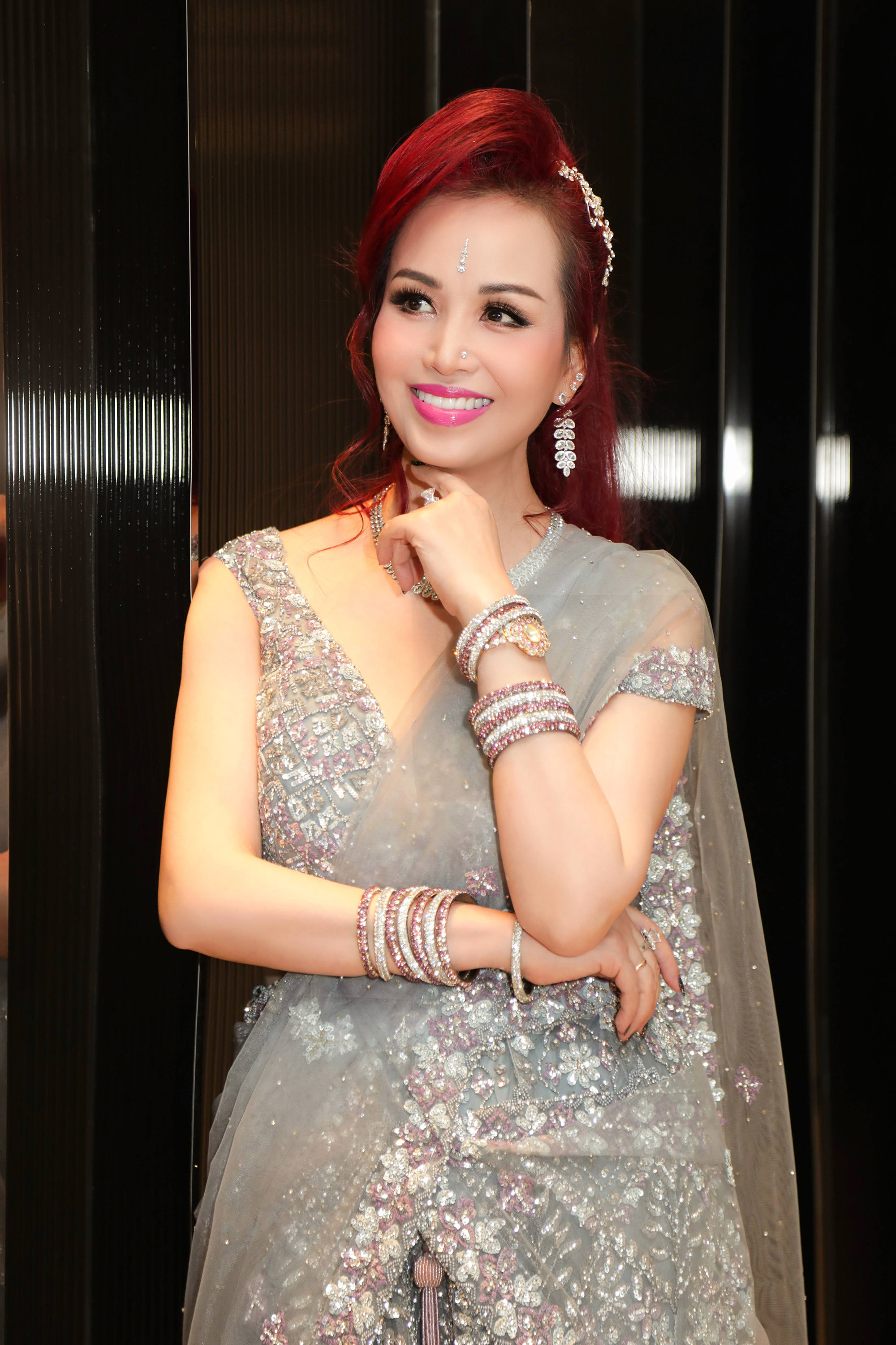 Hoa hậu Diệu Hoa diện thiết kế đính 45 ngàn viên pha lê  - Ảnh 3.