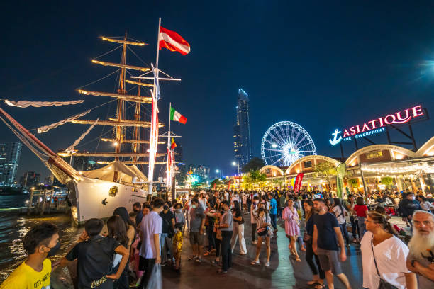 Top 5 Chợ đêm nổi tiếng mà bạn không thể bỏ lỡ khi đến Bangkok  - Ảnh 4.