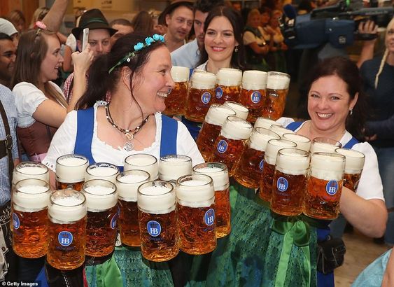 Trải nghiệm lễ hội bia lớn nhất thế giới tại Oktoberfest, Đức  - Ảnh 5.