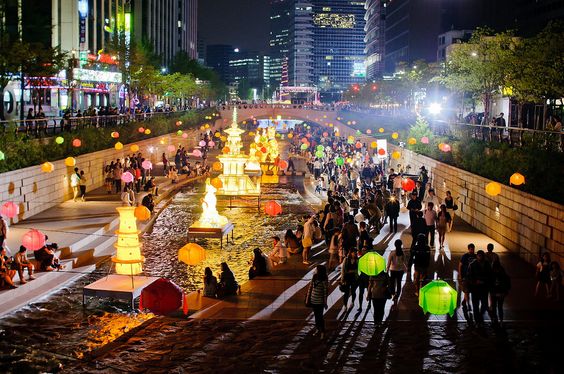 Du lịch Hàn Quốc mùa thu đừng bỏ qua lễ hội Cheonggyecheon lung linh ánh đèn - Ảnh 1.