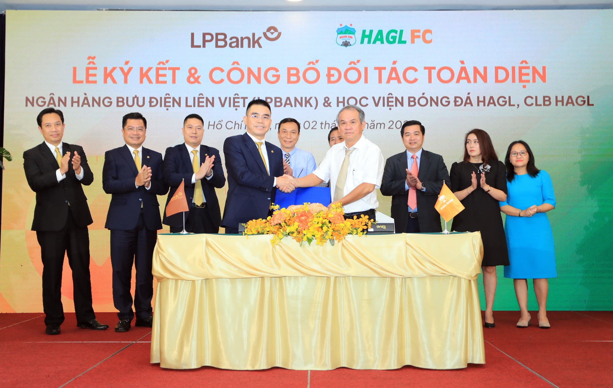 Nghi thức ký kết đối tác toàn diện giữa HAGL và LPBank