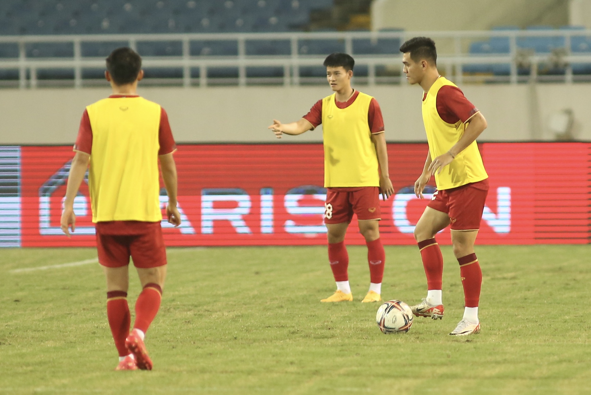 Giám sát AFC kiểm tra sân Mỹ Đình trước ngày đội tuyển Việt Nam đấu Iraq  - Ảnh 13.