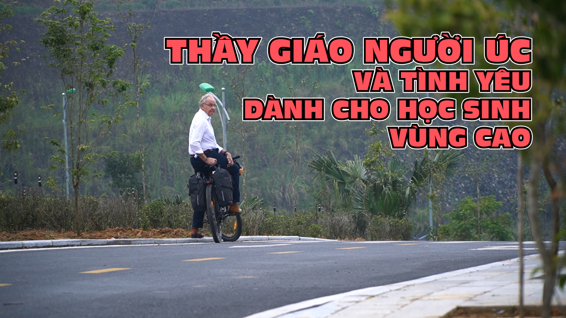 Thầy giáo người Úc và tình yêu dành cho học sinh vùng cao - Ảnh 1.