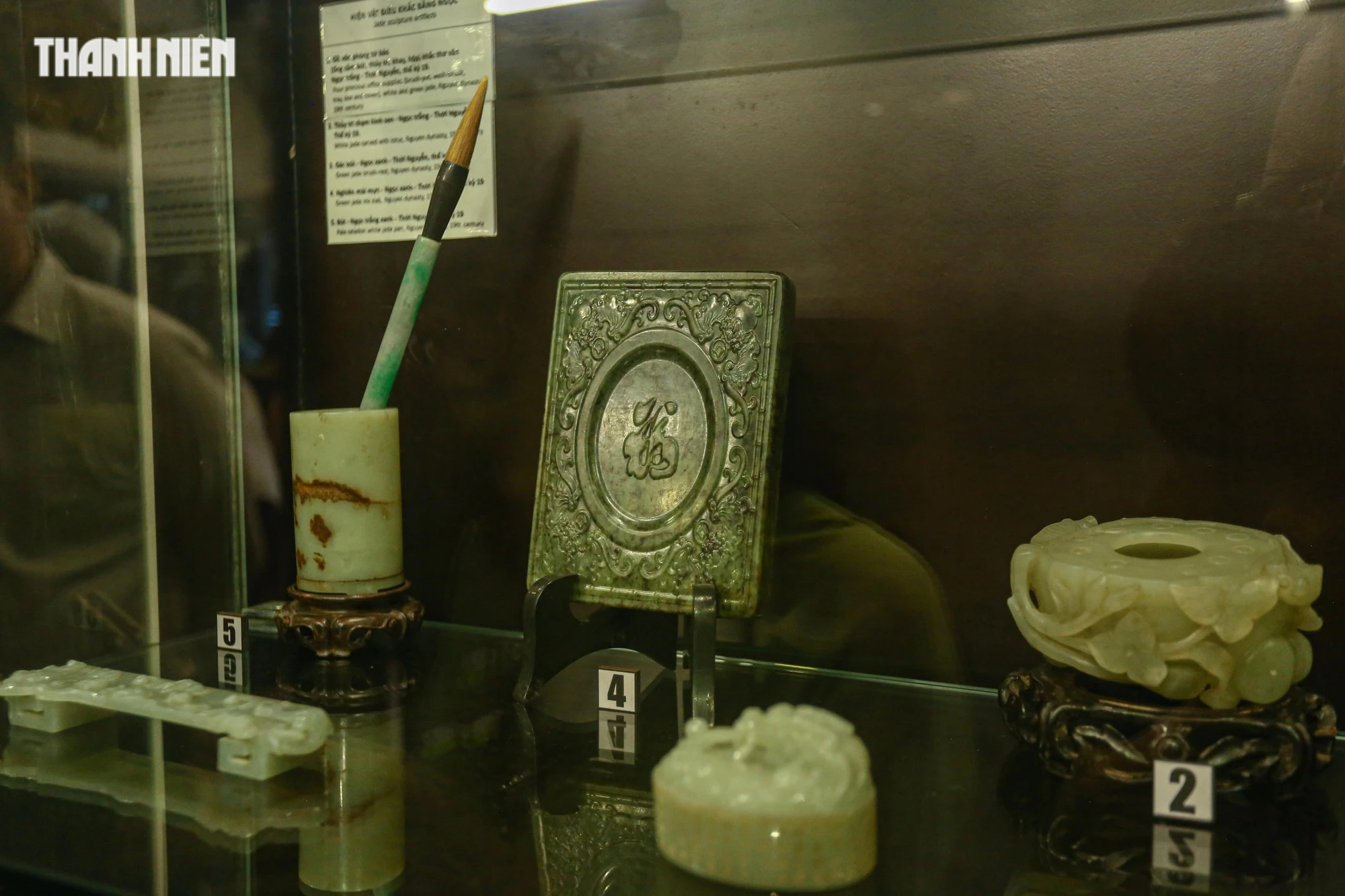 Chiêm ngưỡng hơn 70 món ngọc quý thời Nguyễn đang được trưng bày tại Huế - Ảnh 5.