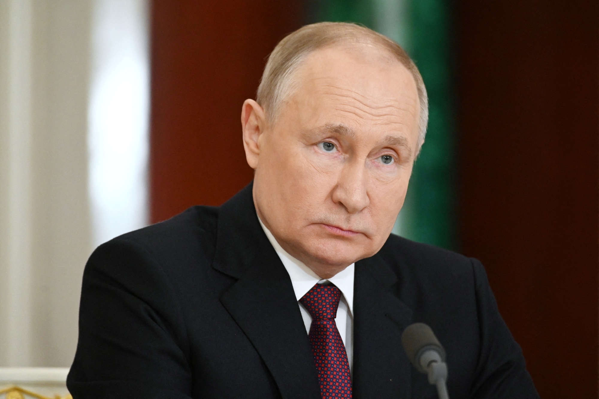Tổng thống Ukraine nói sẽ ám sát tổng thống Nga, Điện Kremlin nói gì? - Ảnh 1.