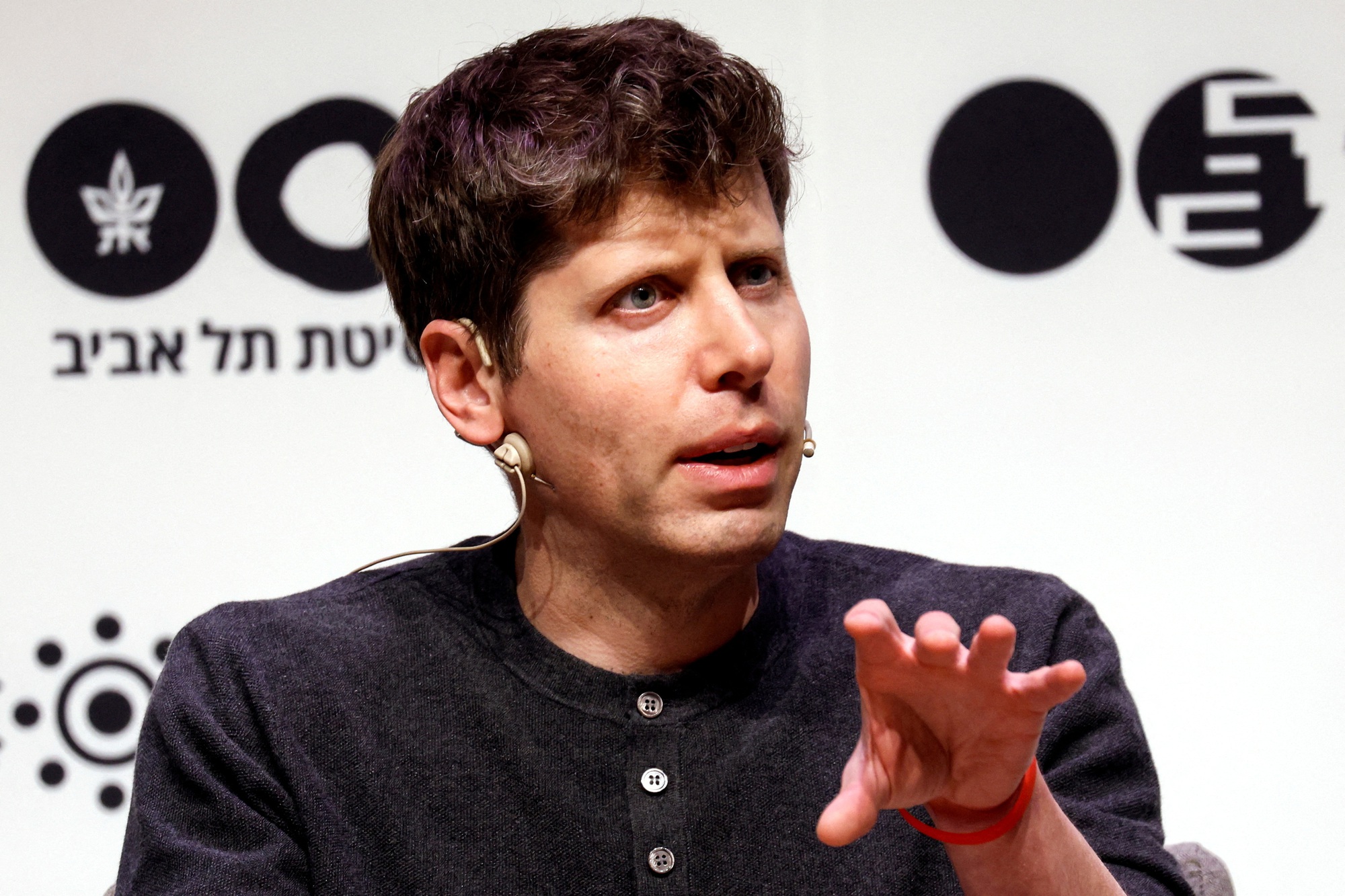 Sam Altman trở lại làm CEO OpenAI - Ảnh 1.